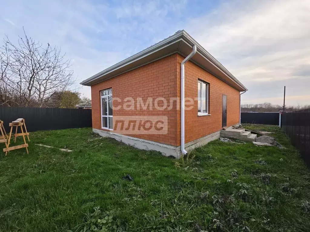 Дом в Краснодарский край, Динской район, с. Красносельское ул. ... - Фото 1