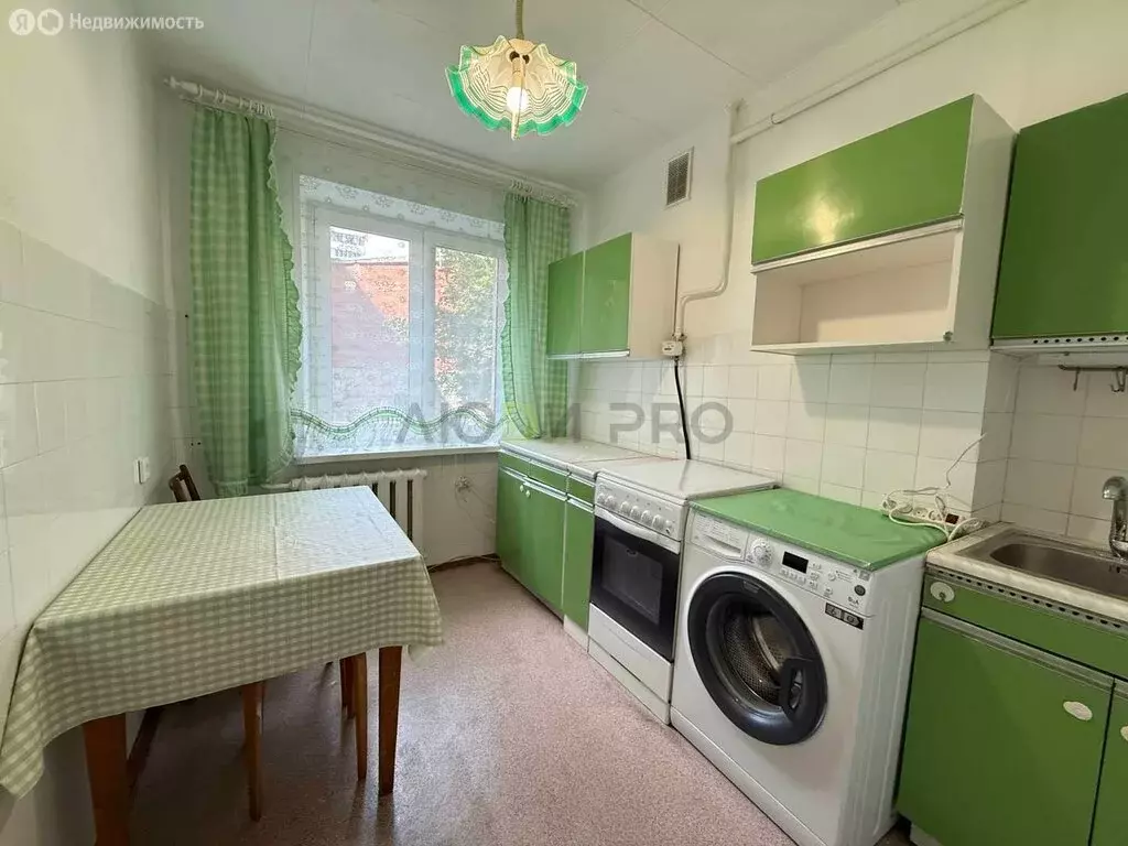 3-комнатная квартира: Уфа, Айская улица, 52 (56.8 м) - Фото 2