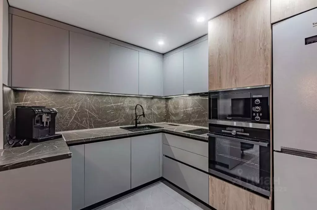 3-к кв. Татарстан, Казань ул. Фатыха Амирхана, 31 (59.9 м) - Фото 2