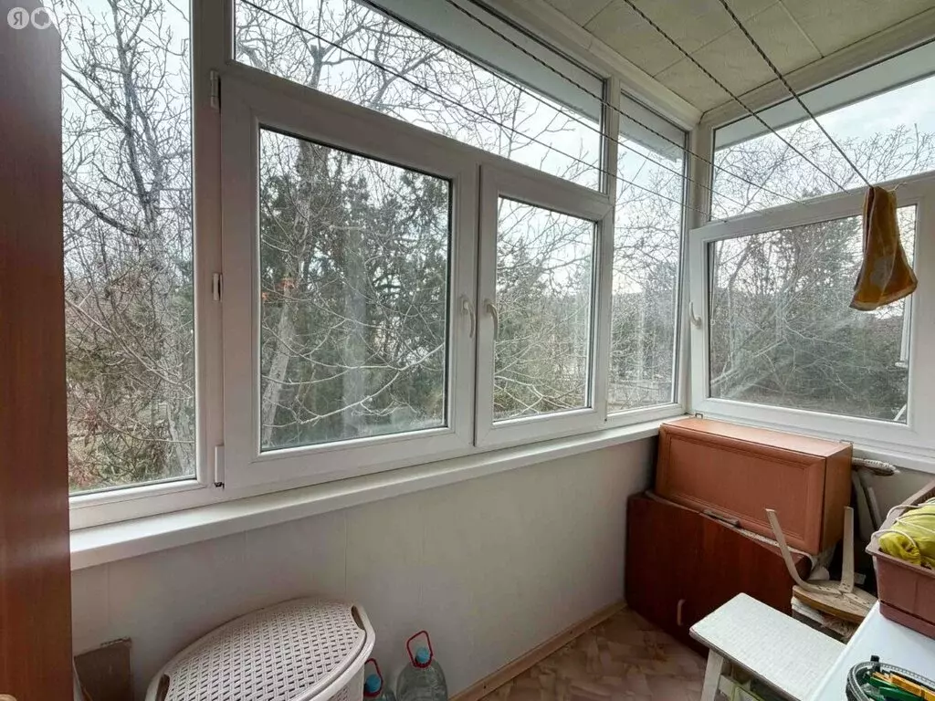 3-комнатная квартира: Симферополь, улица 60 лет Октября, 6 (57.7 м) - Фото 1