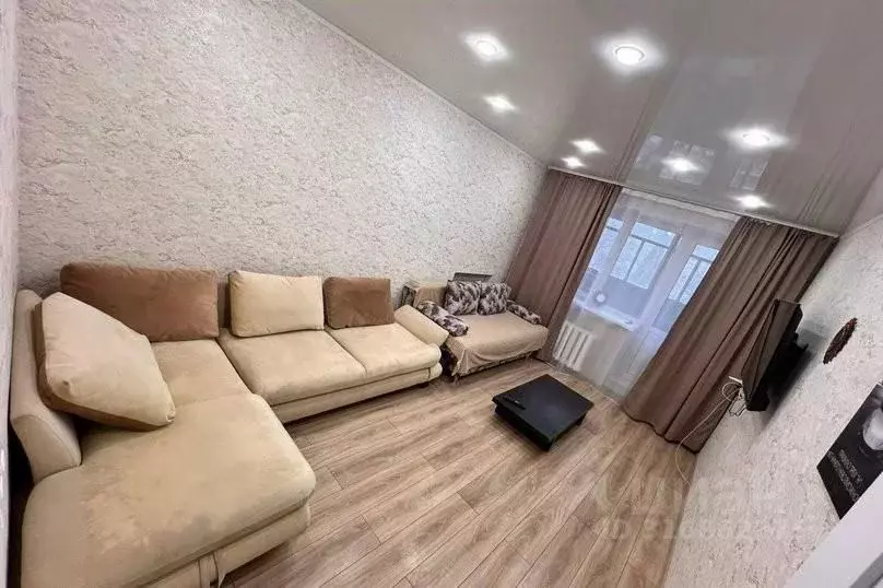 3-к кв. Тюменская область, Тюмень ул. Республики, 92 (80.0 м) - Фото 1