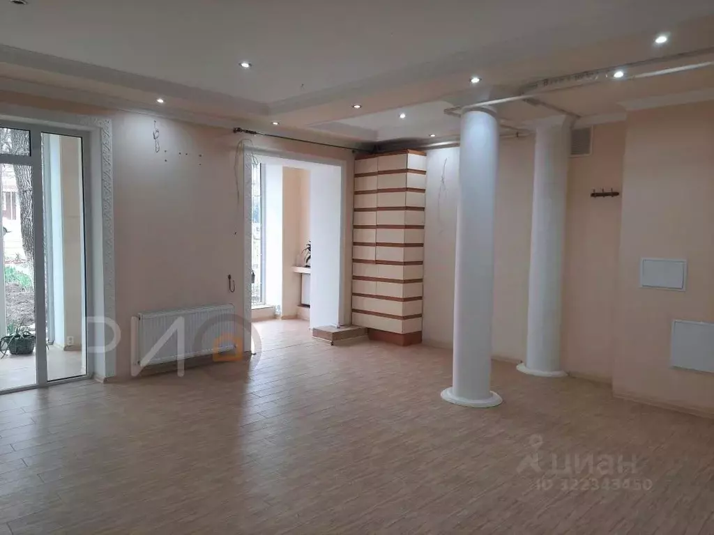 Торговая площадь в Крым, Саки ул. Ленина, 44 (64 м) - Фото 1