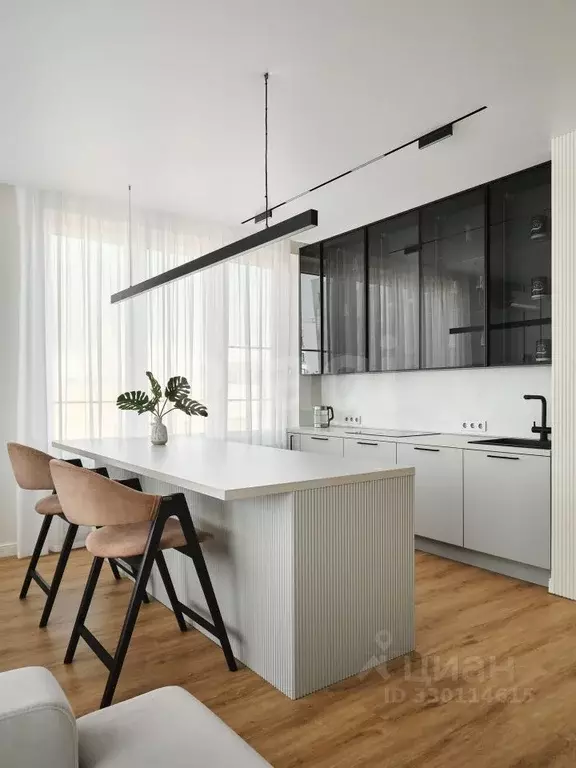 3-к кв. Тюменская область, Тюмень ул. Газовиков, 44 (145.7 м) - Фото 1