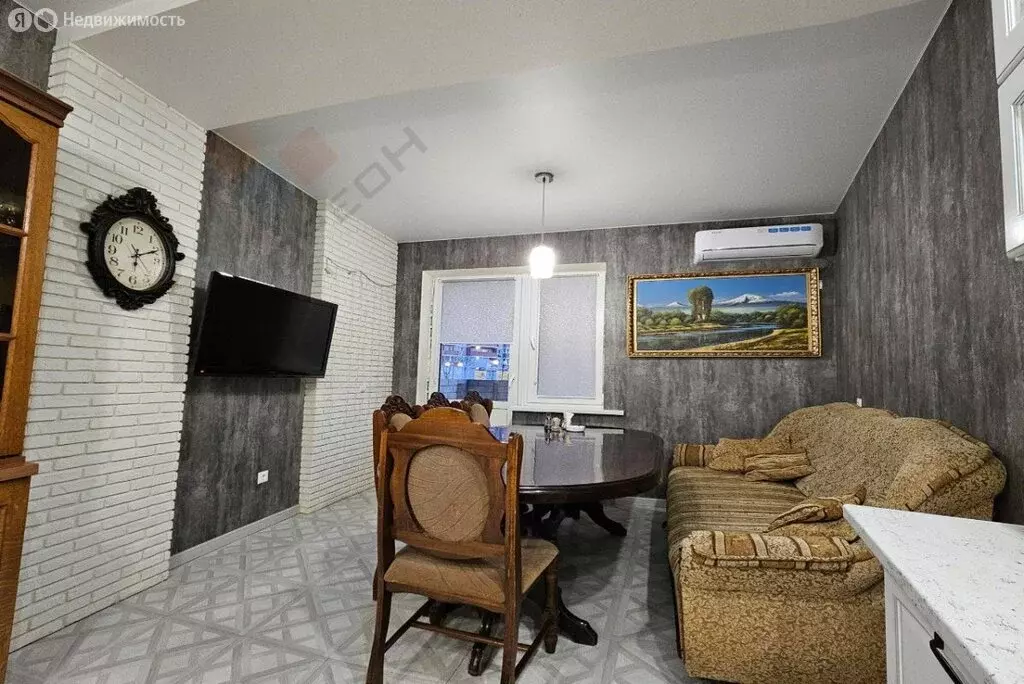 2-комнатная квартира: Краснодар, Командорская улица, 1/2 (74.5 м) - Фото 1