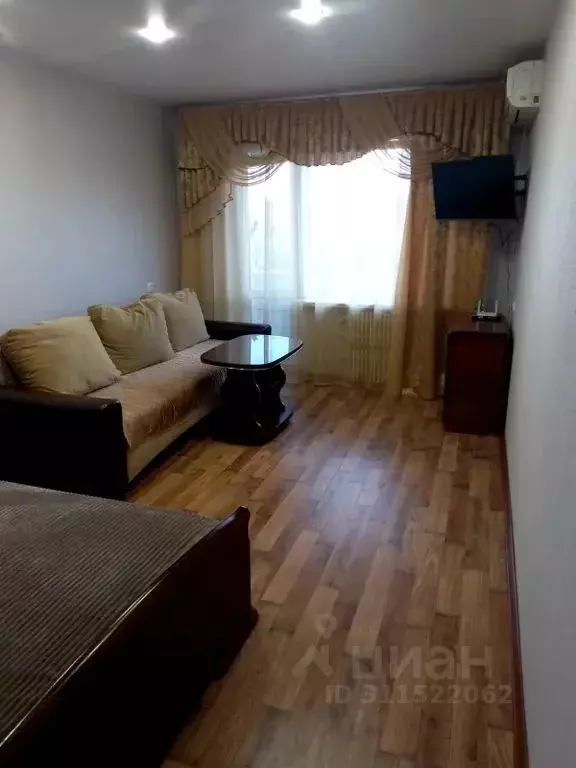 3-к кв. Волгоградская область, Фролово Коммунистическая ул., 4 (64.0 ... - Фото 1