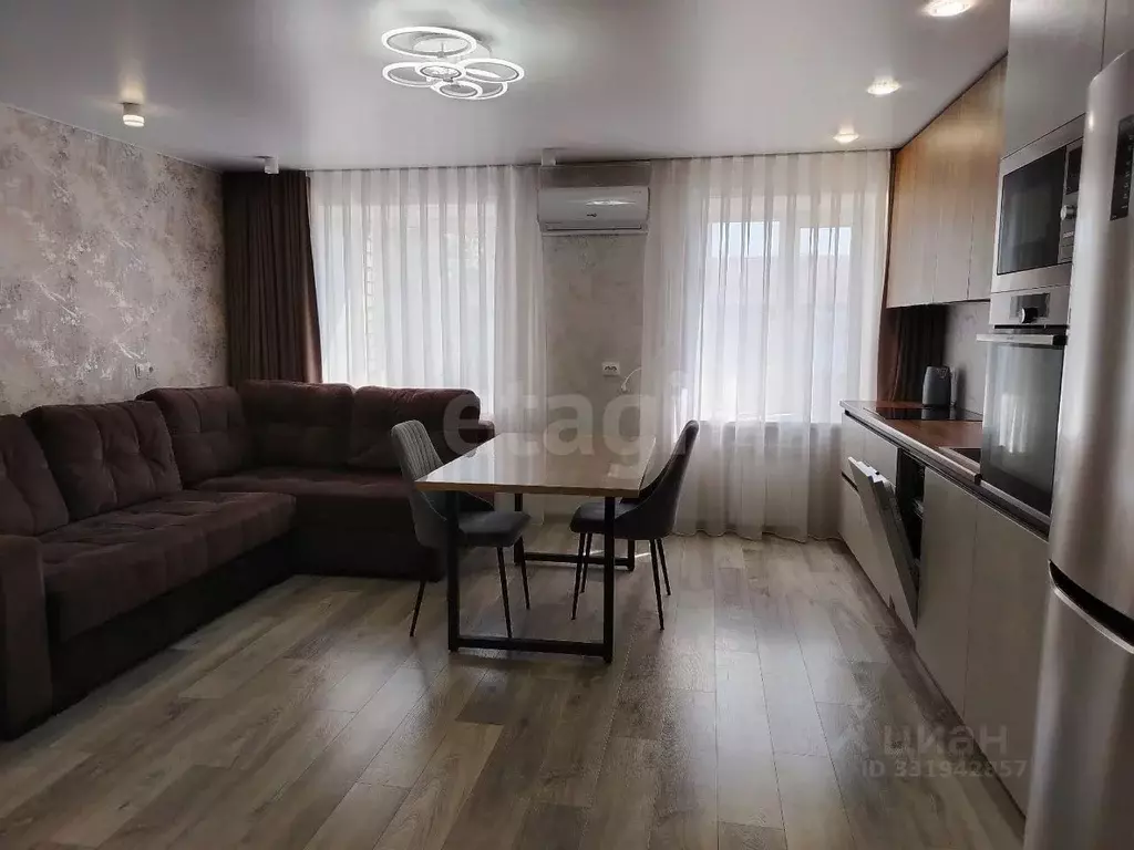 3-к кв. Алтай, Горно-Алтайск ул. Григория Чорос-Гуркина (56.6 м) - Фото 1