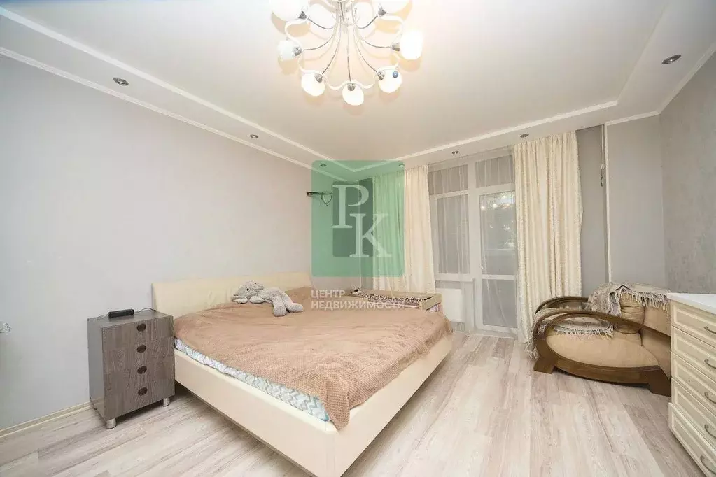 2-к кв. Севастополь просп. Победы, 44Б (84.7 м) - Фото 0