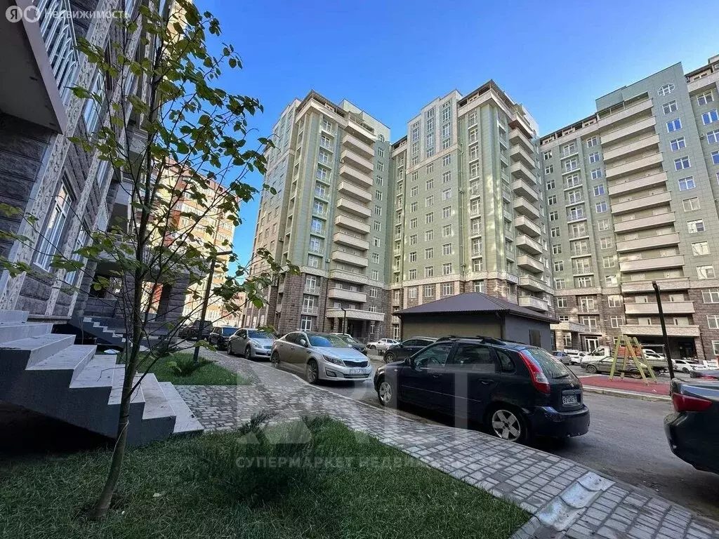 3-комнатная квартира: Махачкала, улица Титова, 144к3 (95.5 м) - Фото 1