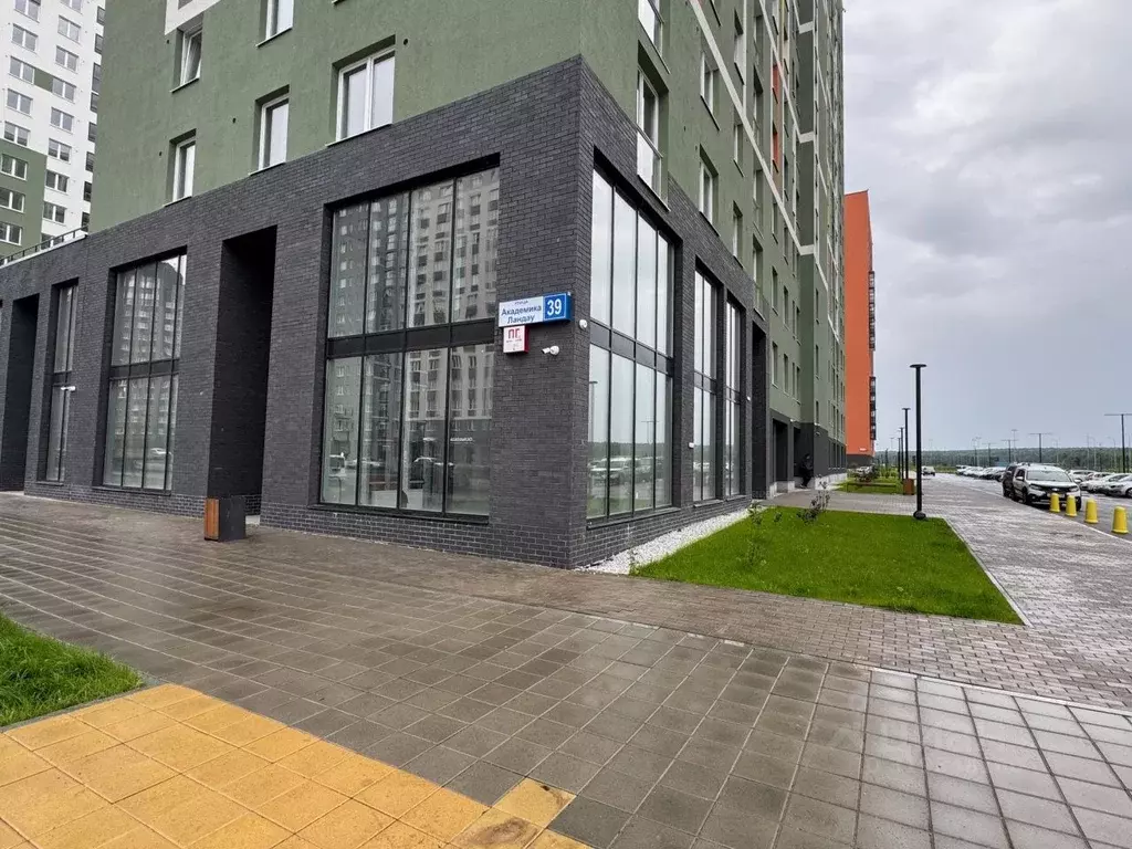 Торговая площадь в Свердловская область, Екатеринбург ул. Академика ... - Фото 0