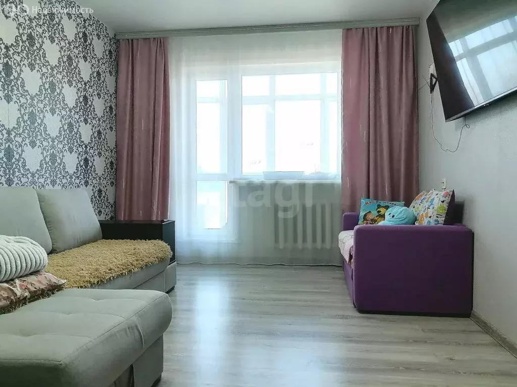 3-комнатная квартира: Николаевск-на-Амуре, улица Горького, 35А (70.3 ... - Фото 1