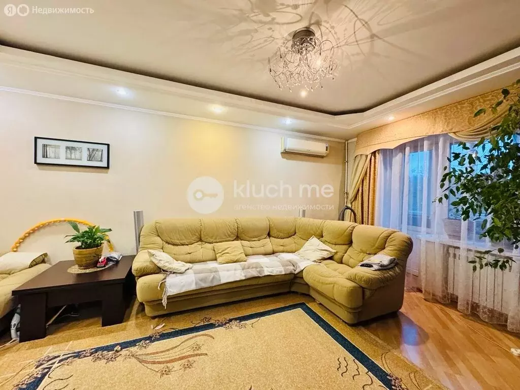 3-комнатная квартира: Казань, улица Братьев Касимовых, 56 (62.6 м) - Фото 1