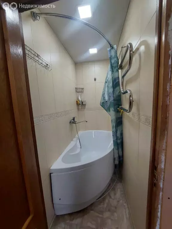 2-комнатная квартира: Астрахань, улица Красная Набережная, 70 (43.9 м) - Фото 1