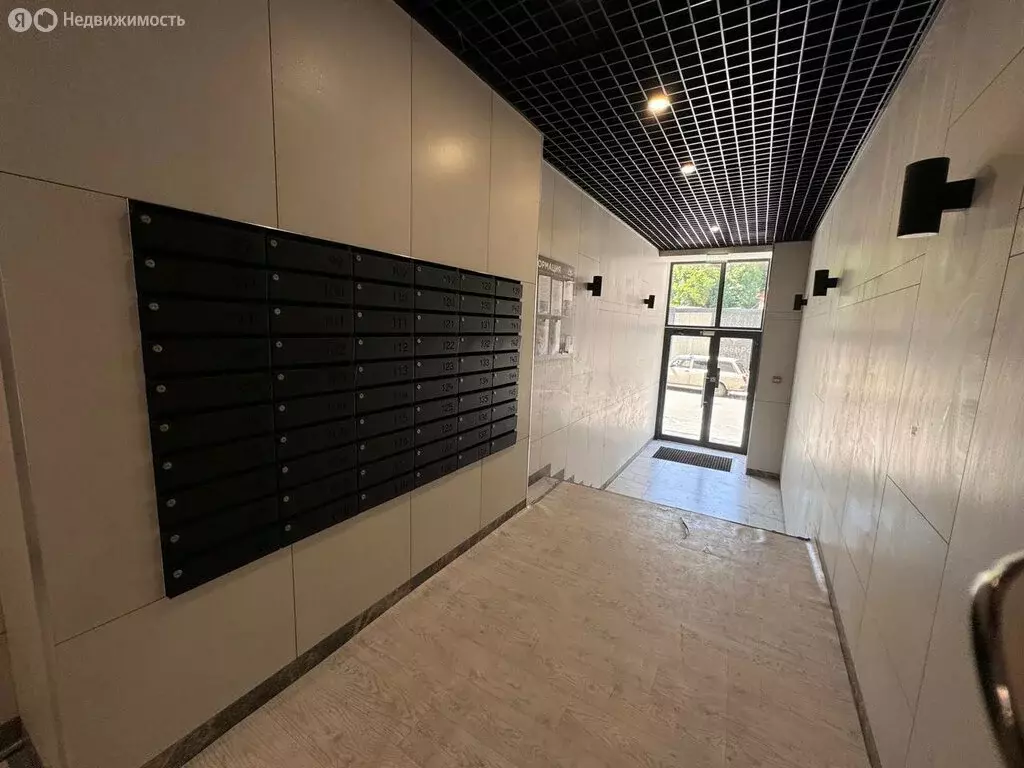 Квартира-студия: Владикавказ, улица Гастелло, 71 (80.5 м) - Фото 1