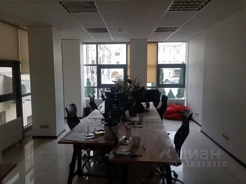 Офис в Москва ул. Остоженка, 10 (250 м) - Фото 0