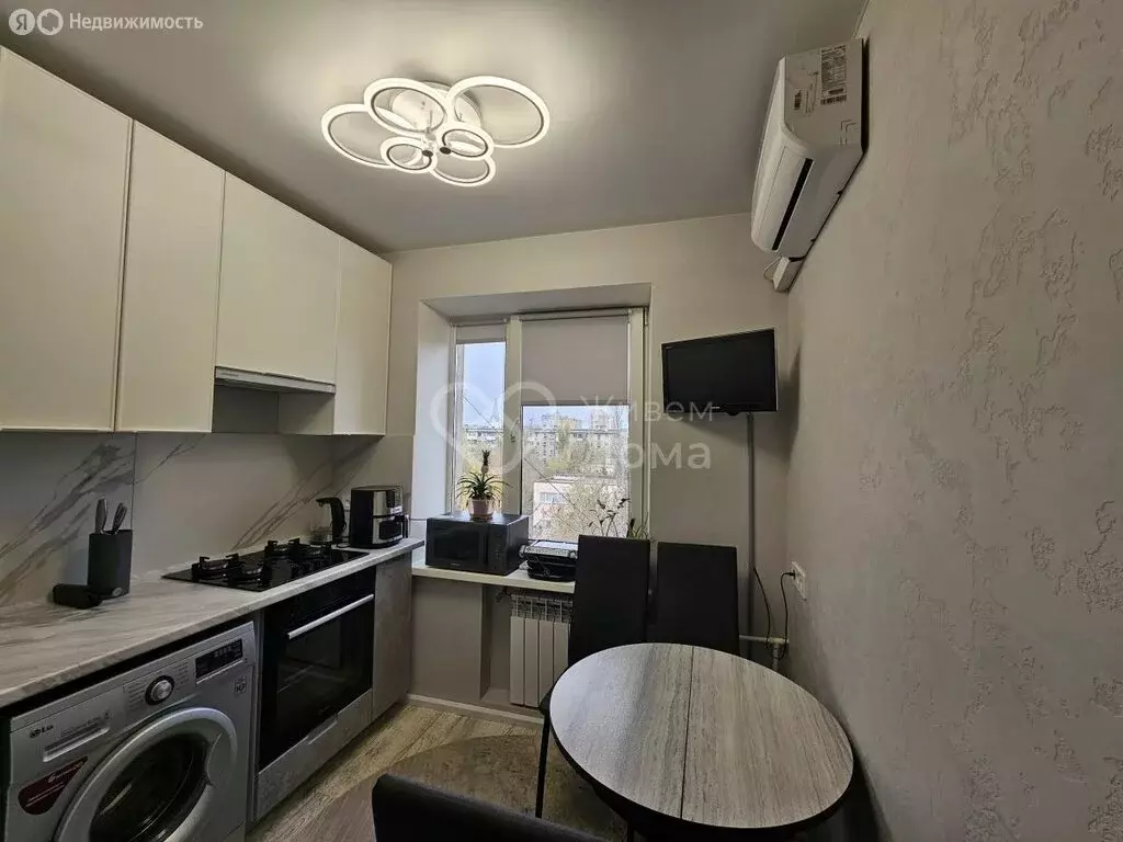 3-комнатная квартира: Волгоград, улица Наумова, 12 (59.2 м) - Фото 2