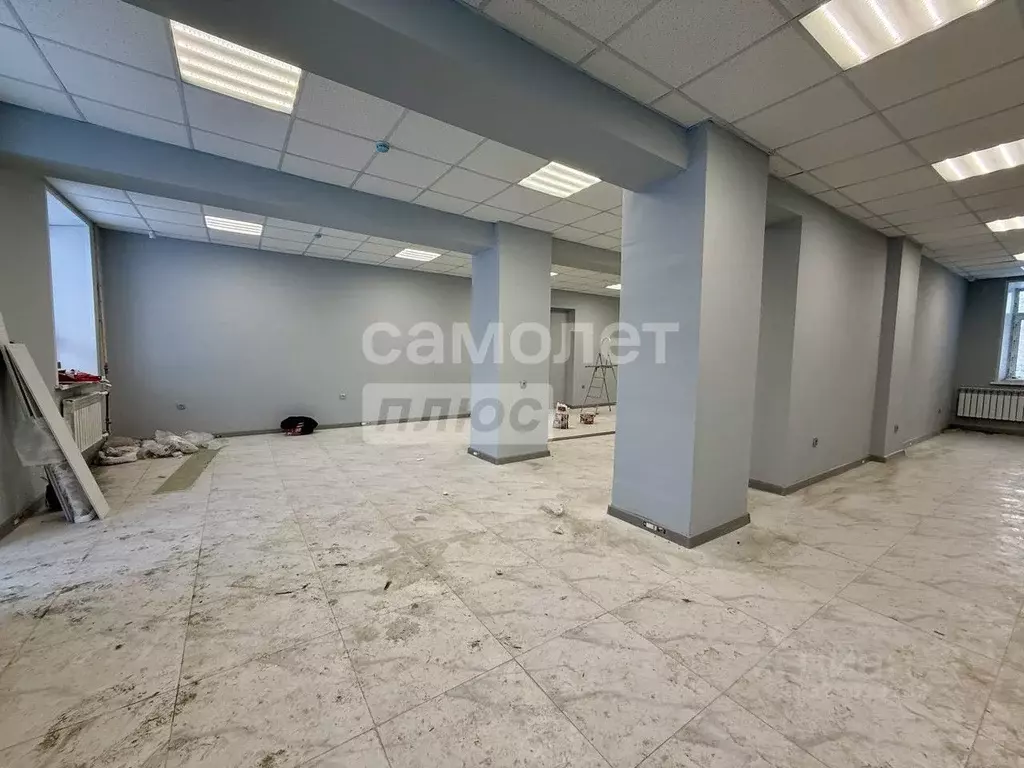 Помещение свободного назначения в Свердловская область, Серов ул. ... - Фото 1