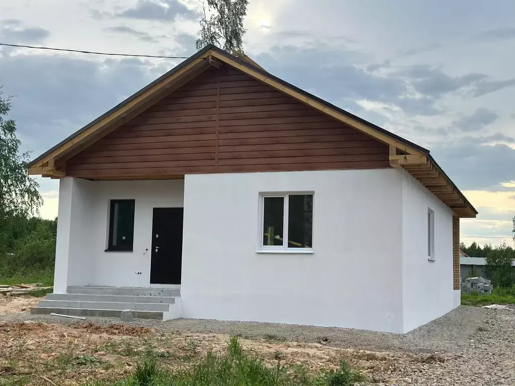 Дом в Свердловская область, Заречный ул. Рубиновая (110 м) - Фото 0