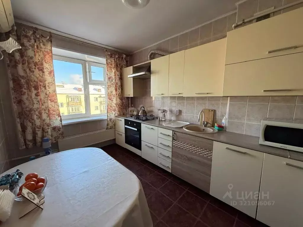 3-к кв. Саха (Якутия), Якутск ул. Халтурина, 6/2 (61.5 м) - Фото 0