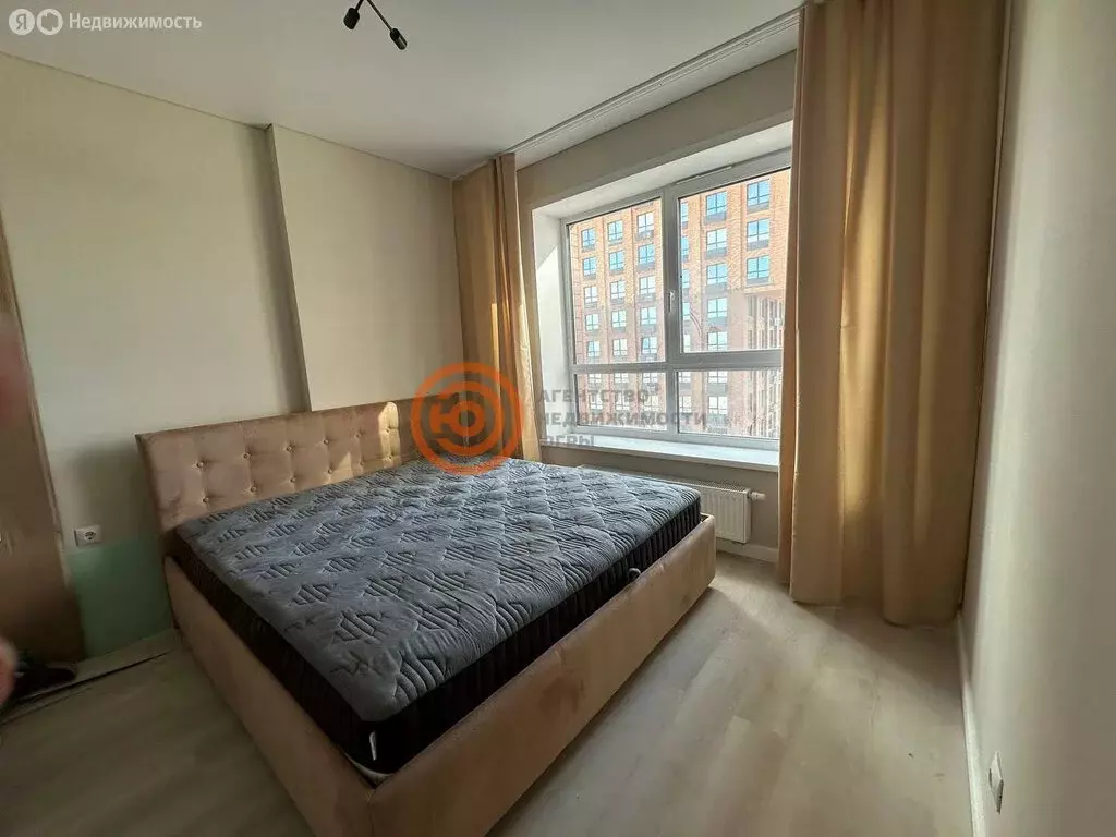 2-комнатная квартира: Тюмень, улица Тимофея Чаркова, 93 (39 м) - Фото 1