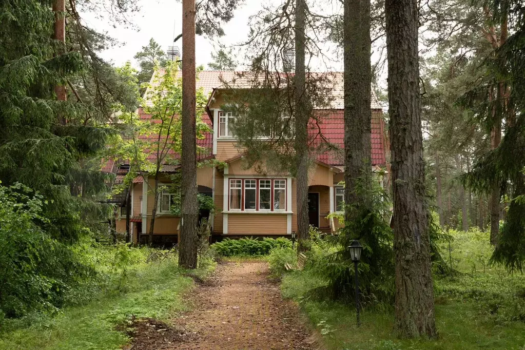 Комната 30 м в 2-к., 1/2 эт. - Фото 0