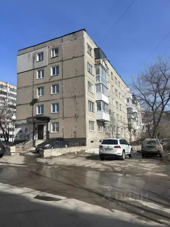 2-к кв. Нижегородская область, Дзержинск ул. Петрищева, 27 (50.0 м) - Фото 1