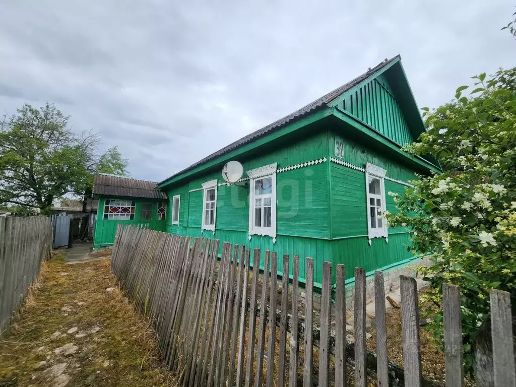 Дом в Брянская область, Жуковский муниципальный округ, пос. Латыши ул. ... - Фото 1