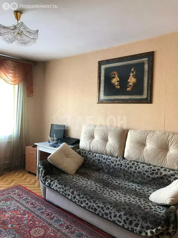 3-комнатная квартира: Омск, улица 70 лет Октября, 14 (62.9 м) - Фото 0