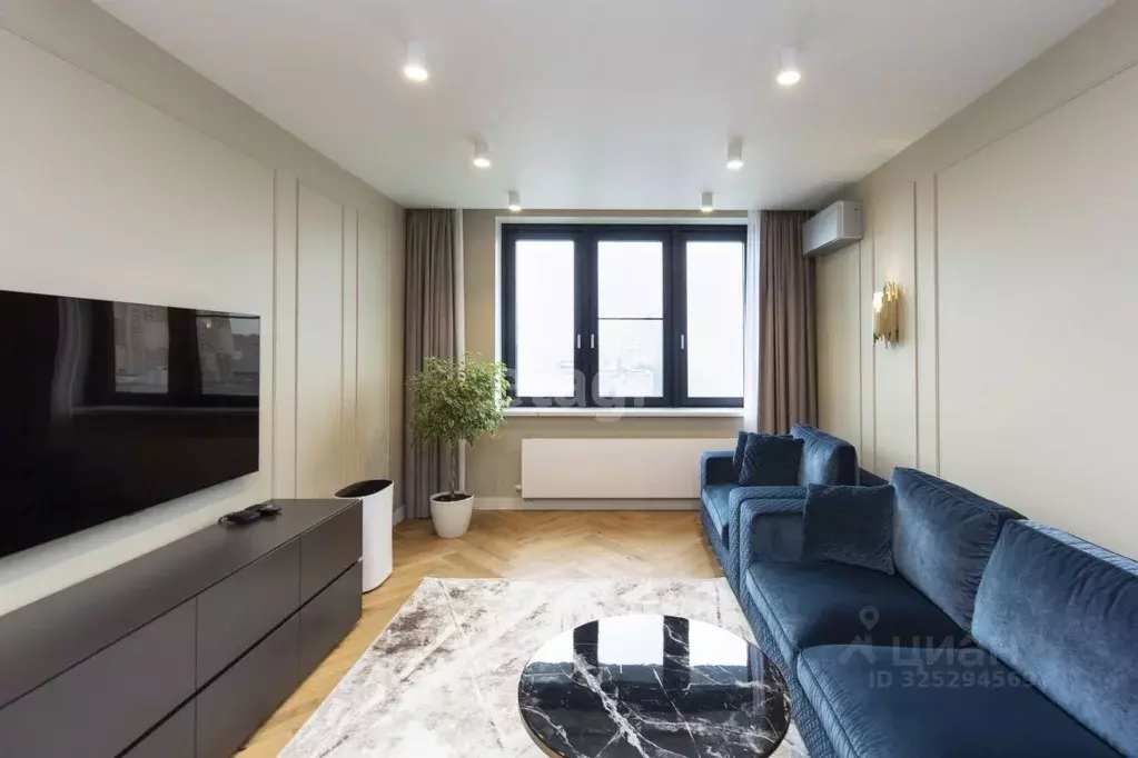 3-к кв. Тюменская область, Тюмень ул. 50 лет Октября, 4 (100.6 м) - Фото 1