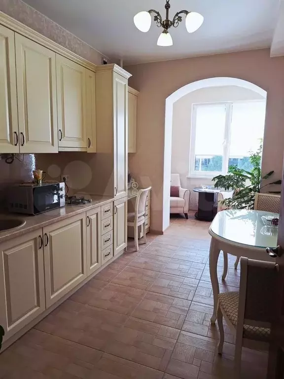 1-к. квартира, 50 м, 1/10 эт. - Фото 0