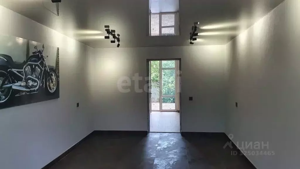 Гараж в Краснодарский край, Геленджик ул. Фадеева, 50 (49 м) - Фото 1