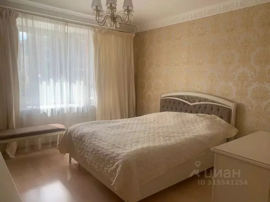 2-к кв. Санкт-Петербург ул. Бадаева, 14к1 (72.0 м) - Фото 0