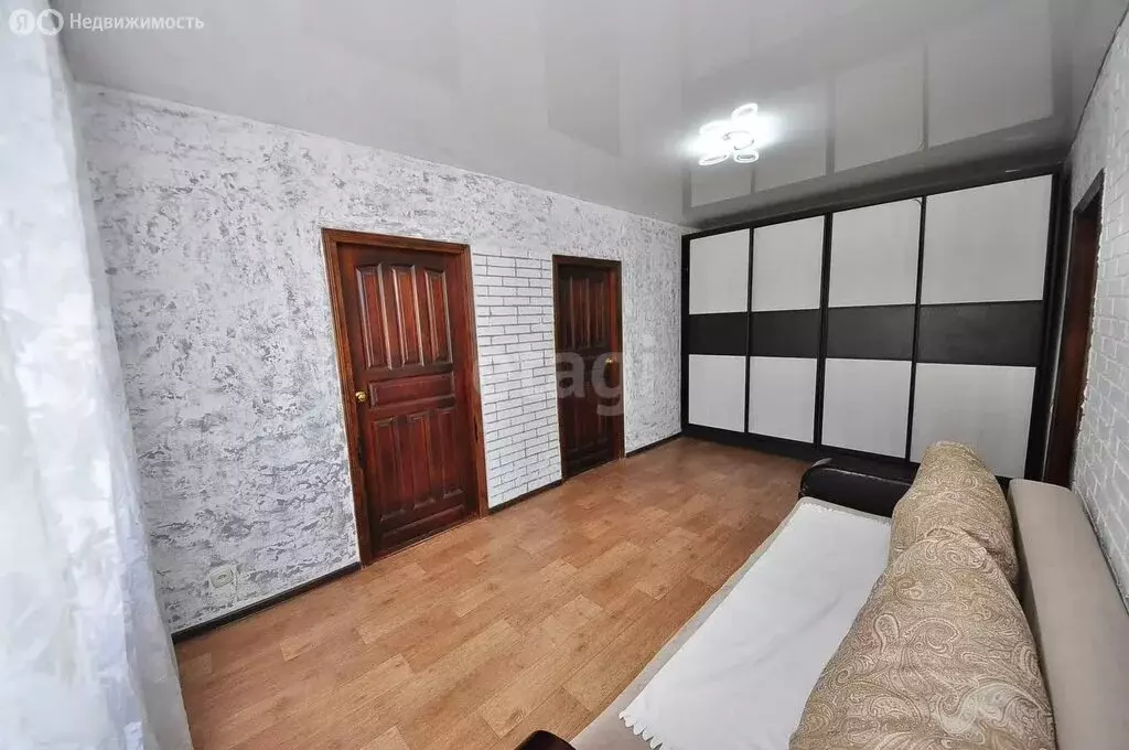 3-комнатная квартира: Салават, улица Калинина, 50 (62.6 м) - Фото 1