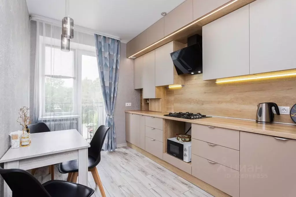 2-к кв. Калининградская область, Калининград ул. Александра Суворова, ... - Фото 2