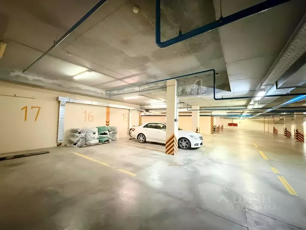 Гараж в Свердловская область, Екатеринбург ул. Шейнкмана, 121 (17 м) - Фото 2