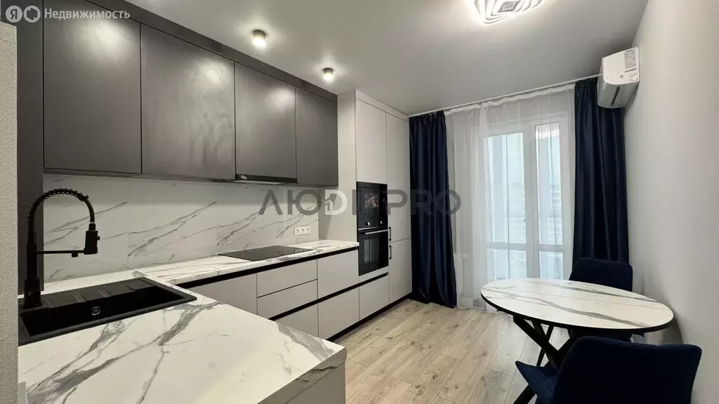 2-комнатная квартира: Саратов, улица имени Академика Н.Н. Семёнова, 17 ... - Фото 1