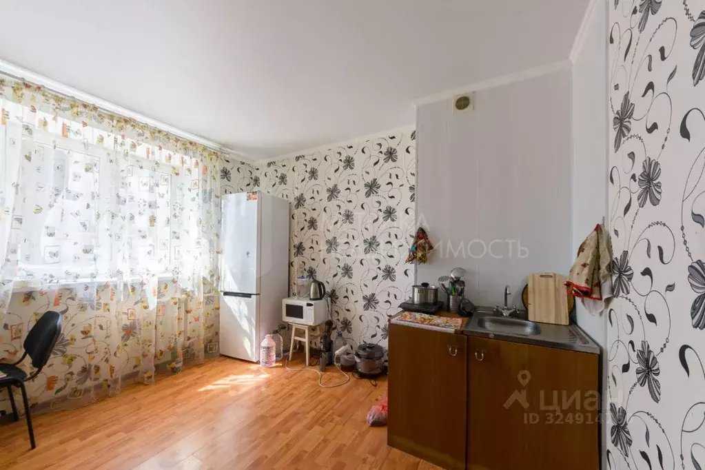 1-к кв. Тюменская область, Тюмень ул. Прокопия Артамонова, 8 (50.0 м) - Фото 1