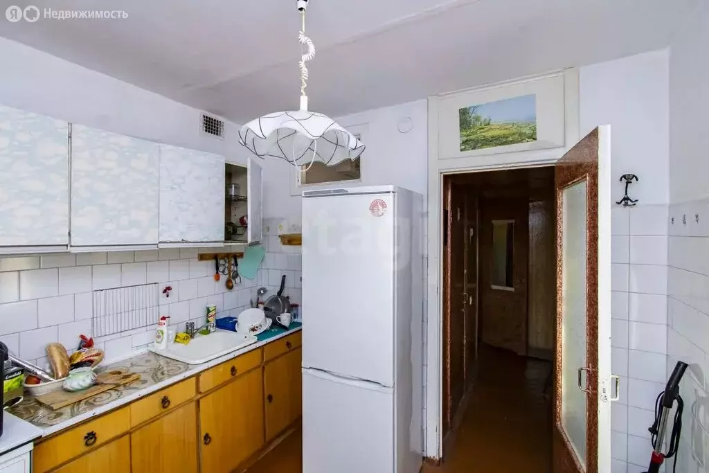 2-комнатная квартира: Тюмень, улица Республики, 92 (50 м) - Фото 1