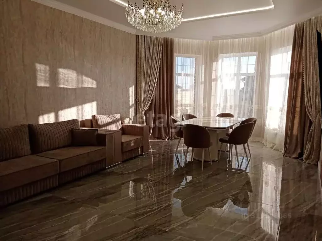 Дом в Ставропольский край, Ставрополь Ландшафтная ул., 6 (200 м) - Фото 1