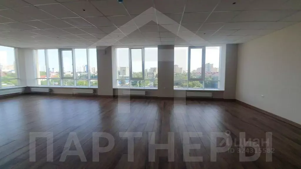 Офис в Краснодарский край, Краснодар Стахановская ул., 1/3 (700 м) - Фото 1