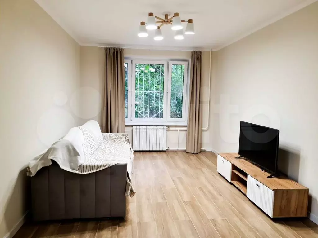 2-к. квартира, 45 м, 1/9 эт. - Фото 0