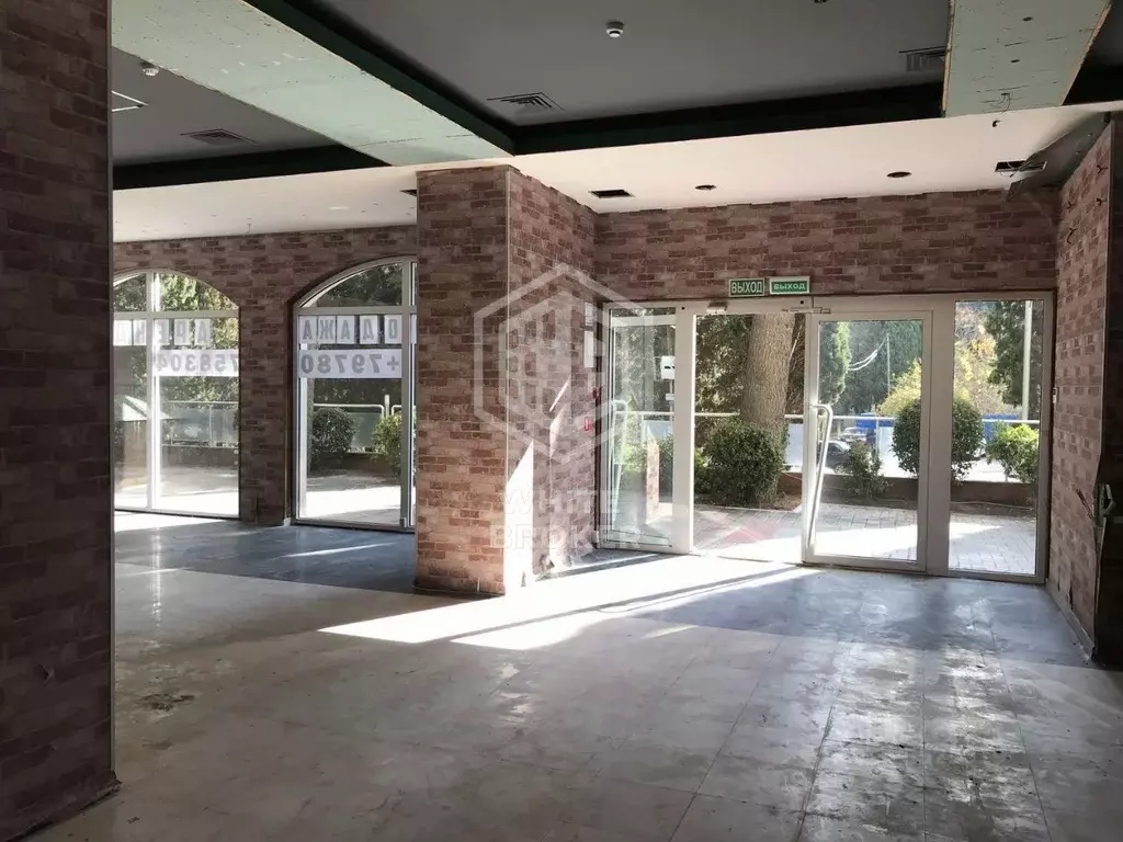 Помещение свободного назначения в Крым, Алушта ул. Краснофлотская, 1к9 ... - Фото 1