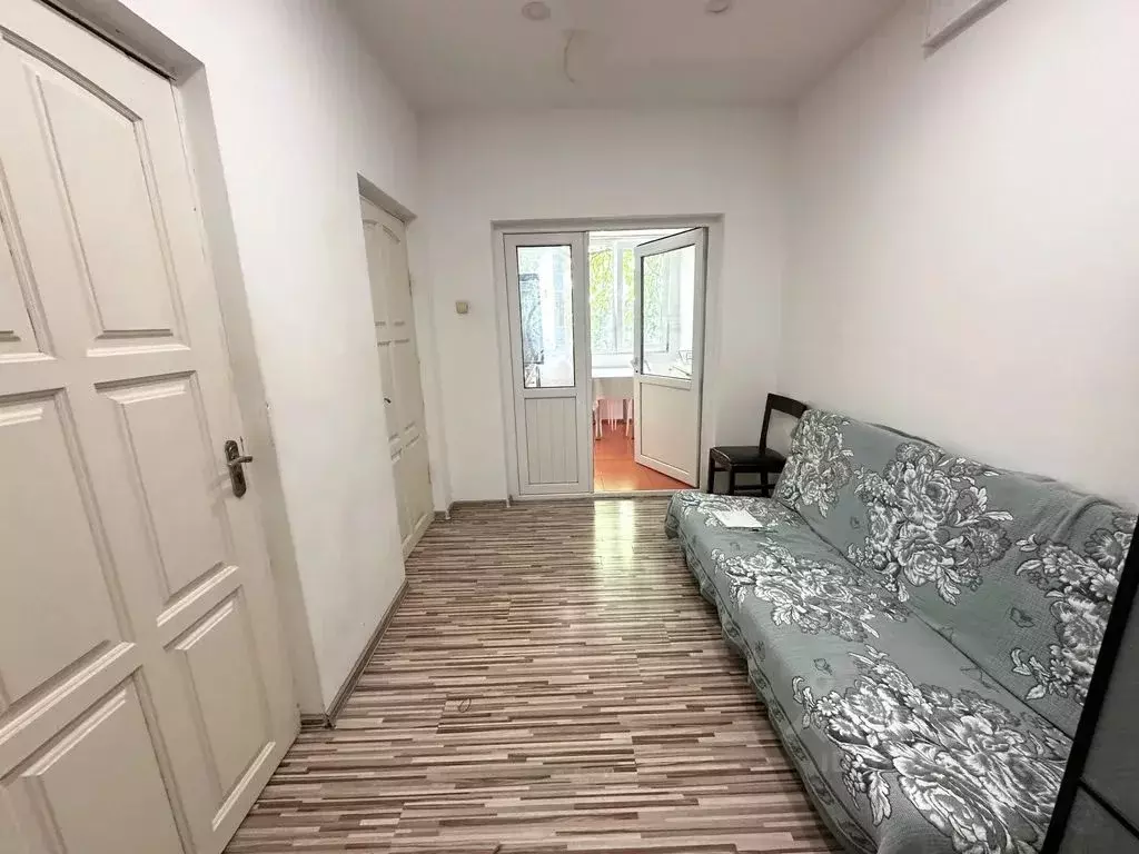 Комната Краснодарский край, Сочи Адлер жилрайон, ул. Лазурная, 7А - Фото 0