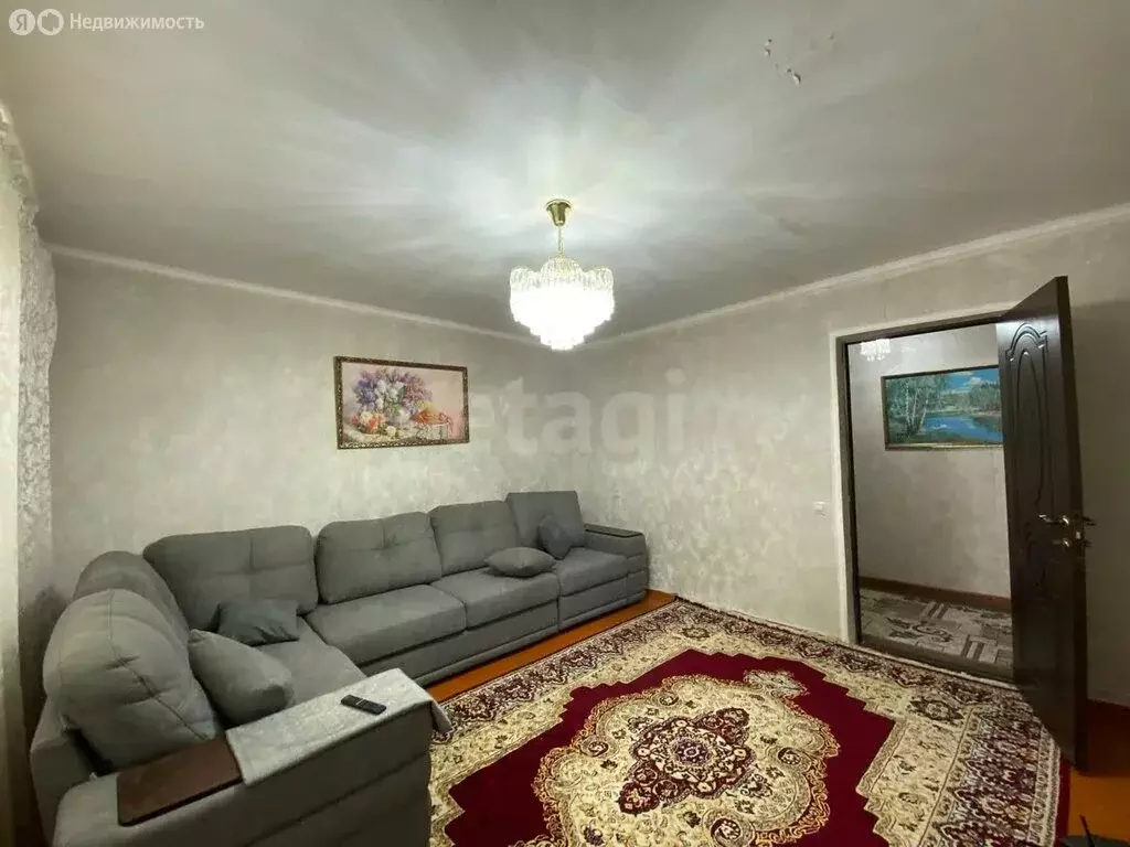 3-комнатная квартира: Каспийск, улица Амет-хан Султана, 4 (80 м) - Фото 2