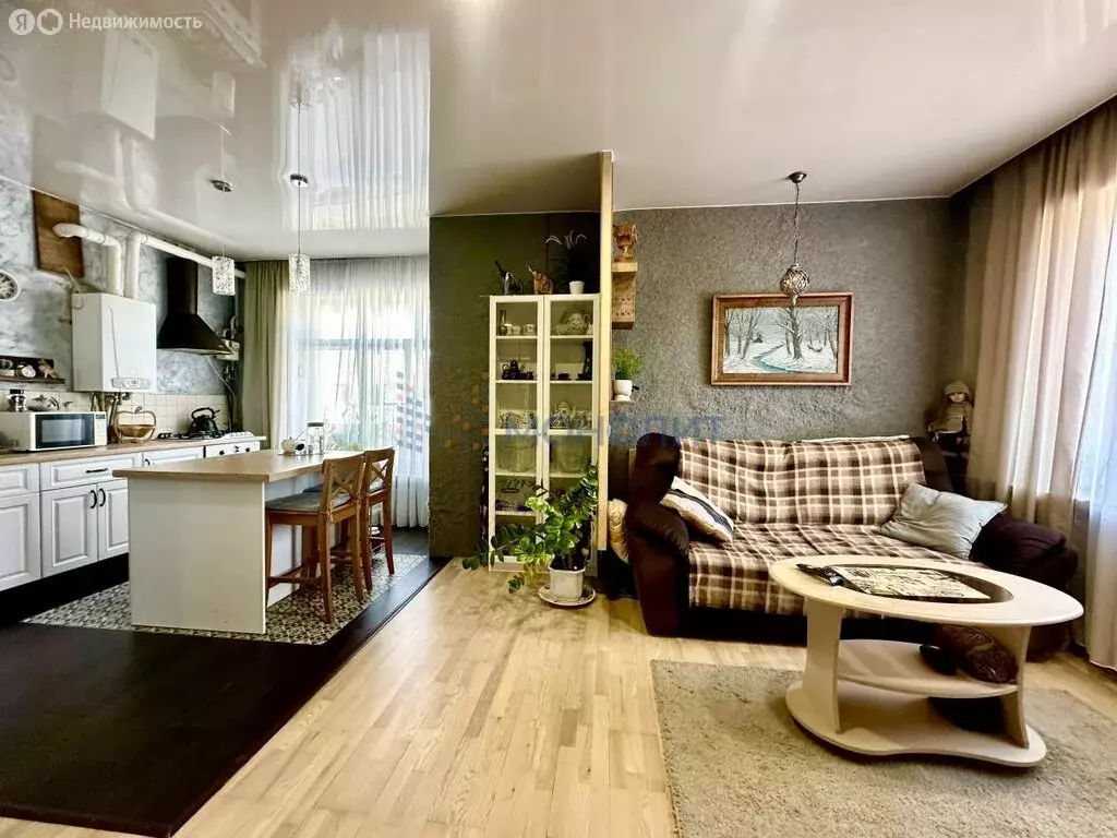 3-комнатная квартира: Нижний Новгород, Парниковый переулок, 8 (80 м) - Фото 1