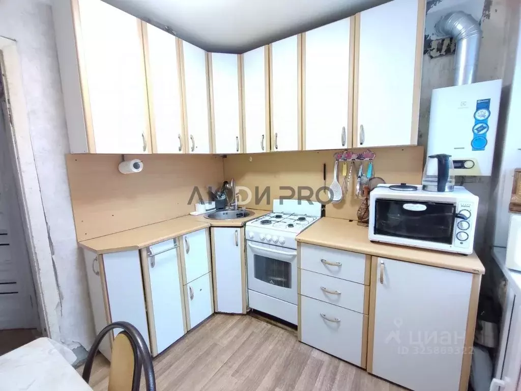 2-к кв. Башкортостан, Уфа ул. 50-летия Октября, 18 (41.8 м) - Фото 1