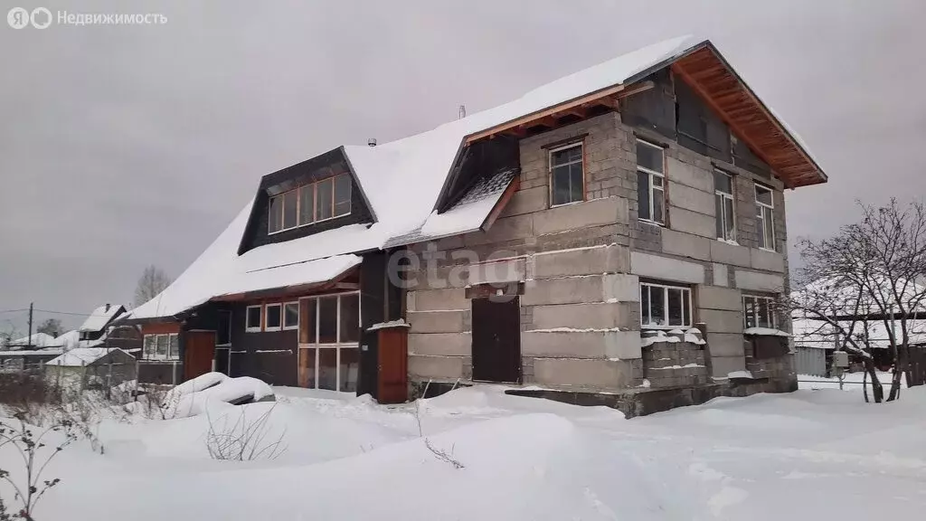 Дом в Верхняя Салда, улица Энгельса (190 м) - Фото 1