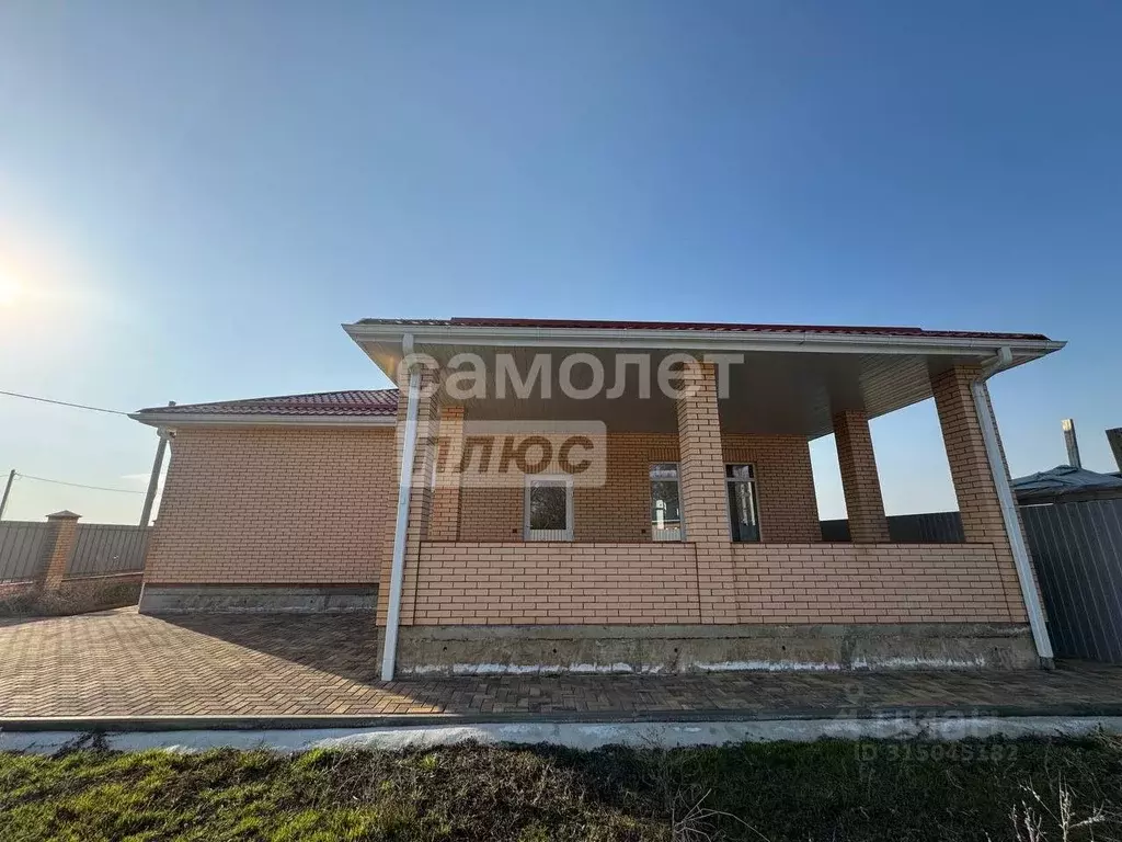 Дом в Краснодарский край, Динская ст-ца ул. Героя России Андрея ... - Фото 1