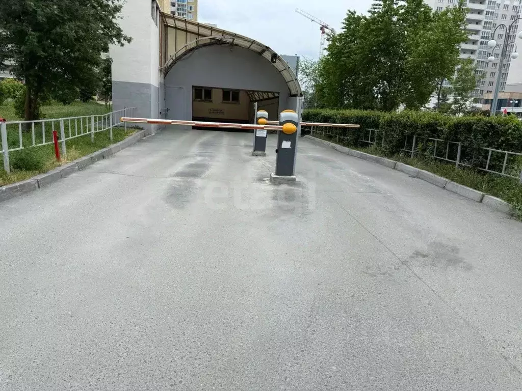 Гараж в Свердловская область, Екатеринбург Втузгородок жилрайон, ... - Фото 2