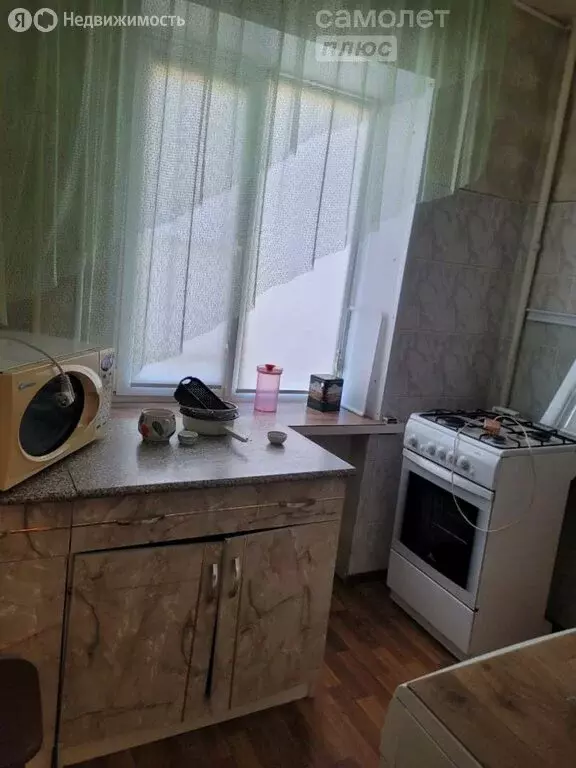 квартира-студия: астрахань, улица софьи перовской, 77к1 (56 м) - Фото 1