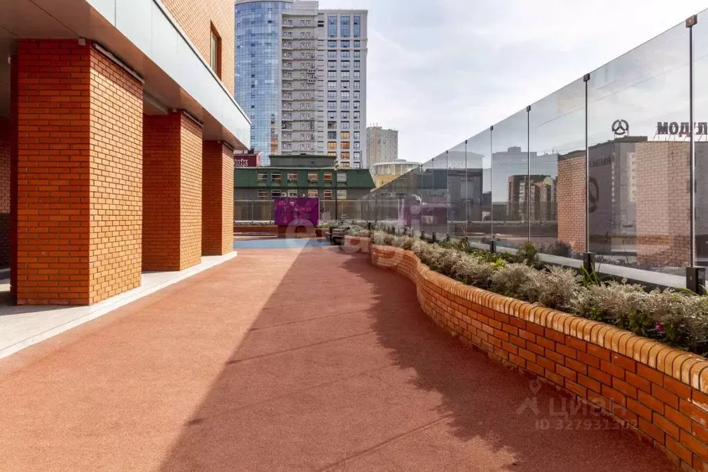 2-к кв. Тюменская область, Тюмень ул. 50 лет Октября, 4 (78.0 м) - Фото 1